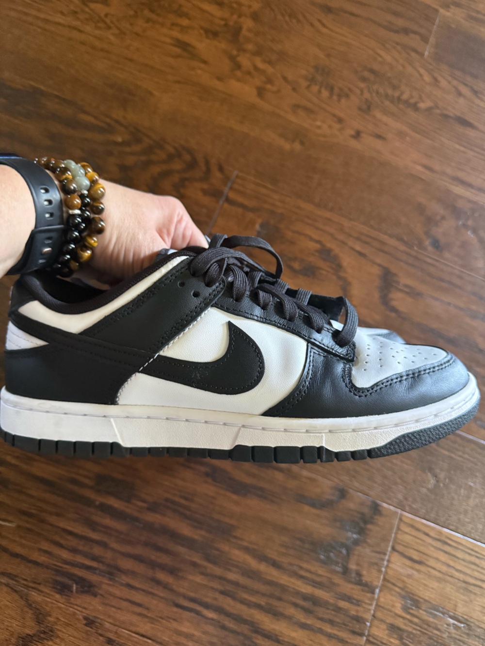 Nike Men’s size 8 Black and White Low-Top Dunk-Style Sneaker panda style